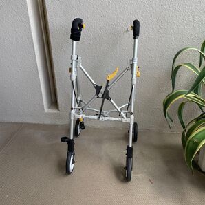 高齢者用歩行器