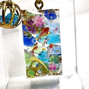 レジンキーホルダー 鯉 蓮 和風 ハンドメイド マルチカラー