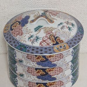 有田焼 謙山窯 三段重 春秋文 古伊万里様式 金彩色絵 未使用品