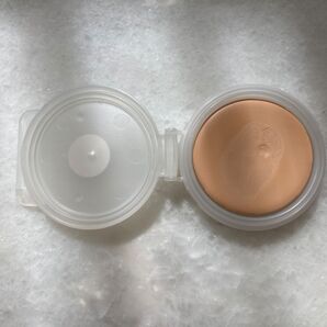 マックスファクター モイスチャーエマルジョンパクト オークルピンク3