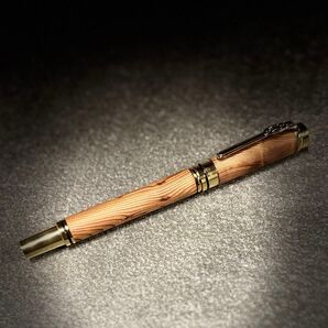 屋久杉(瘤.コブ)超貴重ボールペン。ふ
