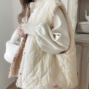 Javaジャバコラボ ふっくら2way中綿キルティング×ファーリバーシブルベスト