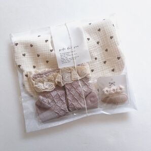 専用 ベビー ギフトセット プチギフト 女の子 出産祝い スタイ 淡色 ハーフバースデー