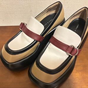 CHARLES&KEITH バックルプラットフォーム ペニーローファー マルチ