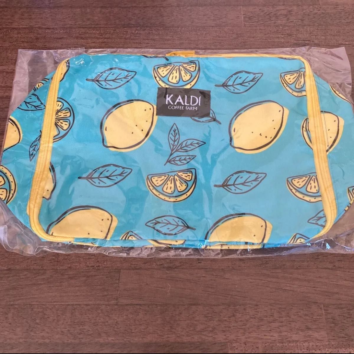新品　KALDI 2024レモンバッグ トラベルポーチ　カルディ　限定