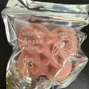 年末セール!!!【新品未開封】uka ウカ スカルプブラシ ケンザン ミディアム ヨコハマピンク
