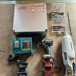 Makita マキタ インパクトドライバー 掃除機、充電器 バッテリー2個セット まとめ売り