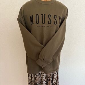 MOUSSY マウジー ロゴスウェット プルオーバー カーキ STAY TRUE TO MYSELF