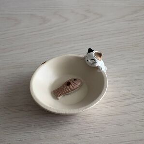 猫とたい焼きの線香立て 陶器製