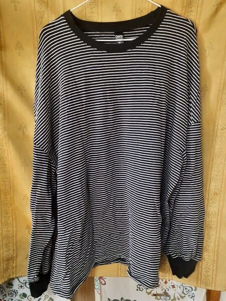 DAZY ボーダー柄ロングTシャツ ブラック×ホワイト ゆったりサイズ