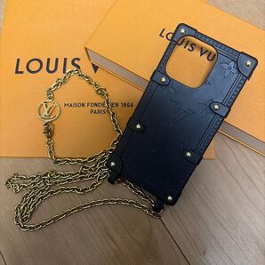 ルイヴィトン LOUIS VUITTON iPhoneケース14proトランク型 モノグラム