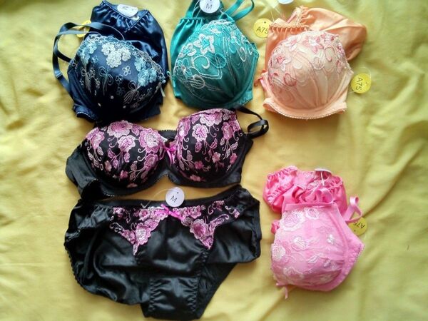 下着セット まとめ買い ブラA75ワイヤー入りとショーツMの5セット 月曜日から金曜日の日替わりでいかがですか