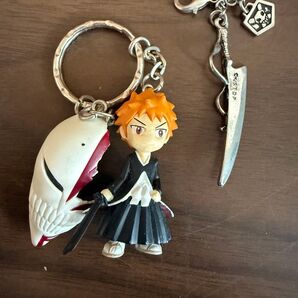 BLEACH ブリーチ 黒崎一護 仮面キーホルダー、斬魄刀チャーム