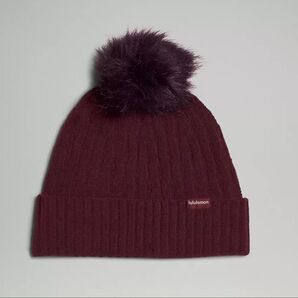 新品 ルルレモンWomen's Cable Knit Pom Beanie