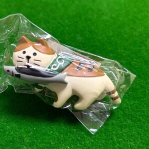concombre コンコンブル 置物 秋刀魚猫
