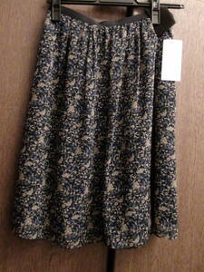 新品タグ付 (アンタイトル) UNTITLED シフォンフラワープリントスカート 定価16000+税 日本製