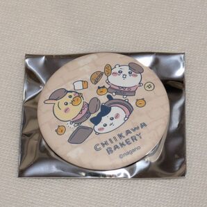 ちいかわベーカリー マット 缶バッジ うさぎ ハチワレ