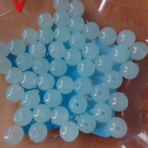 まとめ売り 丸玉ビーズ 水色 60g 穴あき ハンドメイド材料【350円】