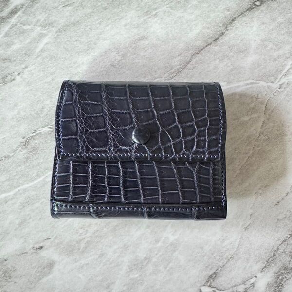 万双 クロコダイル 財布 ネイビー 被せ型 美品 高級感 本革 レザー 二つ折り 収納多め