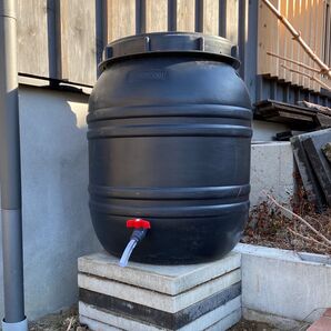 雨水タンク(ブラック)蛇口付き 送料無料