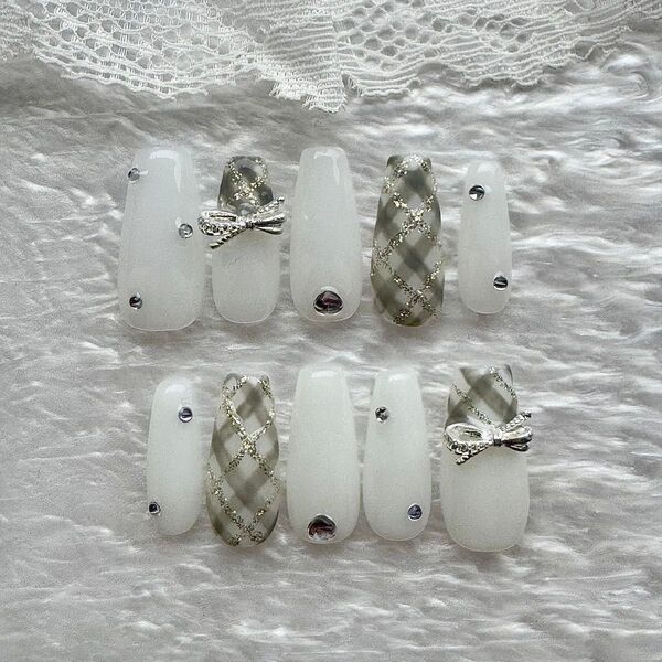 ネイルチップ|チェック リボン フレンチガーリー ワンホン 韓国 量産型 シルバー