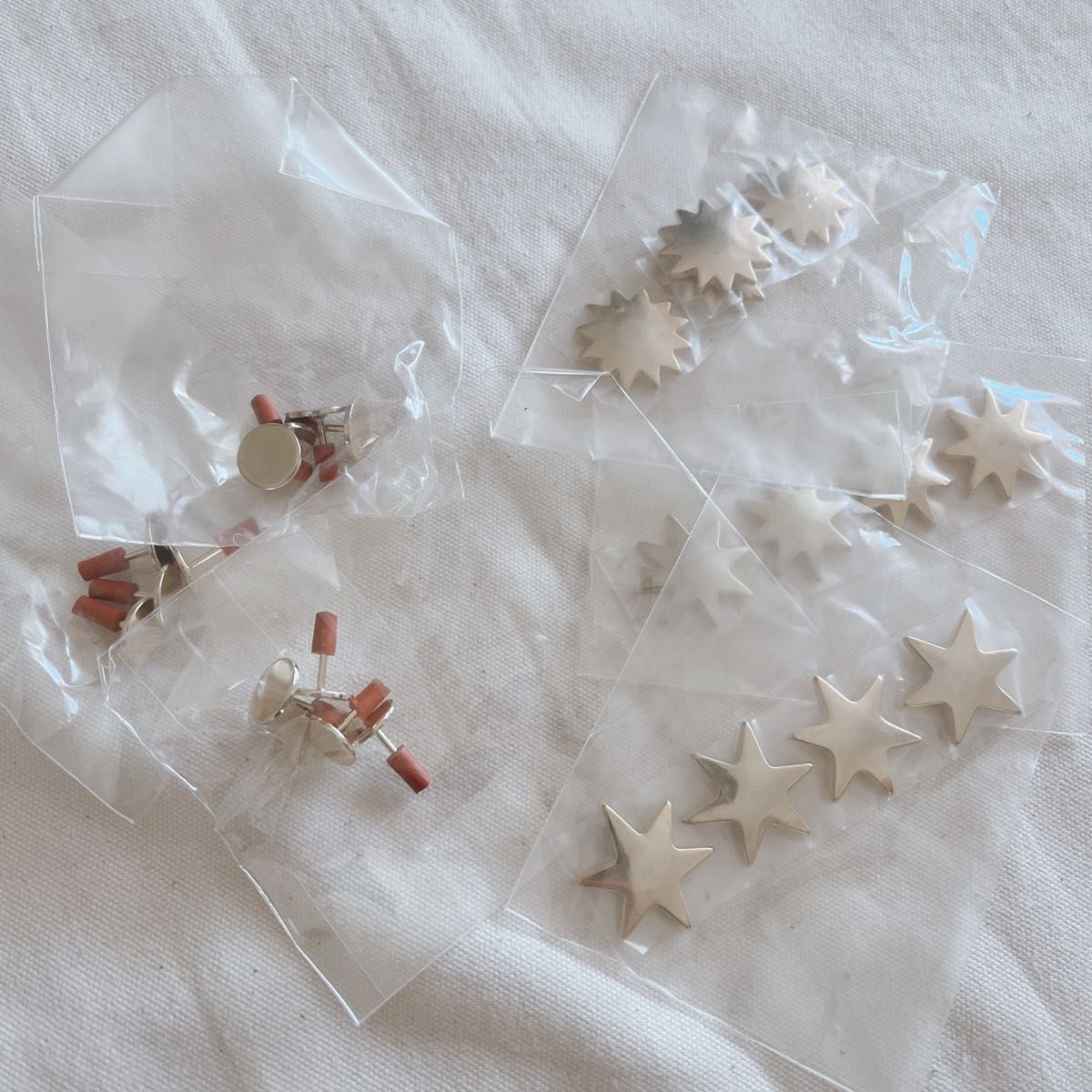 押しピン マグネットピン ポスター 写真 ポストカード 留めピン 穴あき防止 