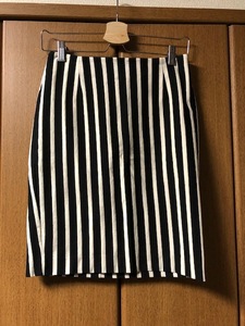 【SHIPS】 シップス ストライプ柄 スカート 黒×白　３６　日本製