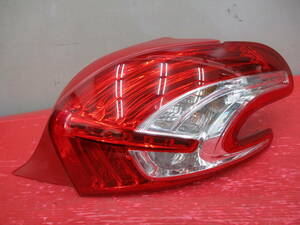 **2010-143L start prompt decision! Peugeot 208 original right tail lamp 9672628380-02