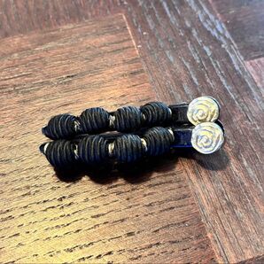 黒い波形デザインヘアクリップ