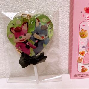 Netflixシリーズ My Melody & Kuromi キャンディー型アクリルキーホルダー ササゲとタンバ