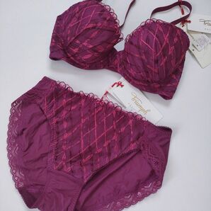 C65トリンプゴールドレーベル ブラジャーショーツセット プレミアムデザイン