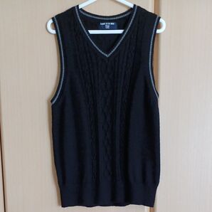 COMME CA DU MODE コムサ・デ・モード Vネック ベスト 130cm ブラック 黒