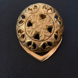 39 ヴィンテージ ゴールド 透かし彫り エレガント スカーフクリップ
