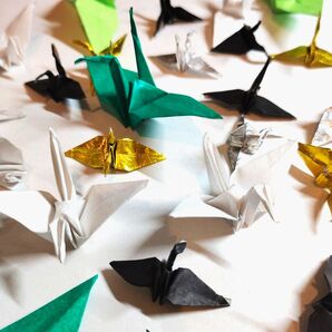 女子高校生の友達みんなで作った友情の折り鶴1008羽 ε=ε=(ノ≧∇≦)ノ