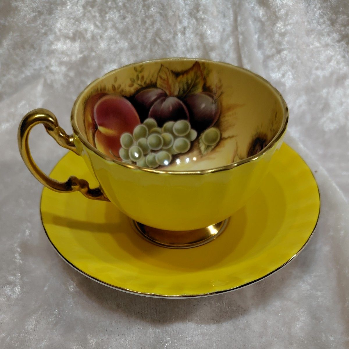 エインズレイのオーチャード ゴールド2客です✰⋆。 AYNSLEY エインズレイ オーチャードゴールド カップ＆ソーサー2客