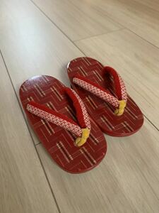 девочка ... красный 15cm "Семь, пять, три" Kids zori . потертость geta