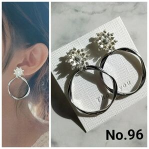 【金具変更不可】ハンドメイド キラキラ ストーン フープ 大ぶりピアス