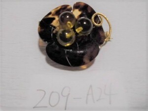  tortoise shell . sphere attaching lovely flower. shape. brooch | gold. . attaching 