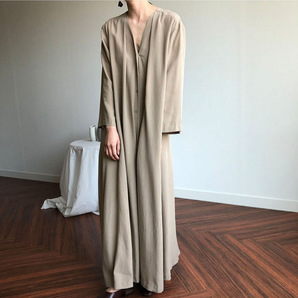 ベージュ ゆったりロングワンピース シャツワンピース ビッグシルエット とろみ素材 七分袖 長袖 ワンピース マキシワンピース マキシ