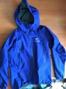 状態良好使用少ゴアテックス ☆ARC'TERYX theta sv サイズS シータ GORE-TEX アークテリクス マウンテンパーカー