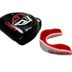 GRIT オリジナルスポーツマウスピース 赤白(ロゴ入) 簡単に作れてしっかりとフィットします!