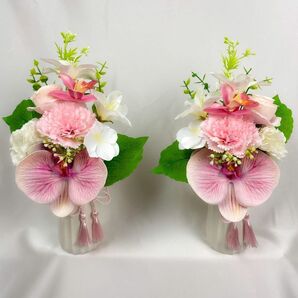 仏花アレンジ お供え花華やか胡蝶蘭とカーネーションの上品な仏花一対☆