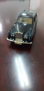 *DINKY TOYS( Britain )*Model minicar *ROLLS-ROYCE PHANTOM V*