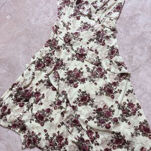 レストローズ 大人気のベロア花柄フリルワンピース