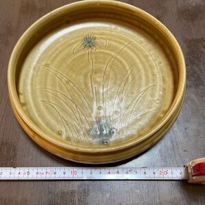 美濃焼 秀泉作 黄瀬戸 菖蒲文皿 22.5cm 希少 和食器 名工作品