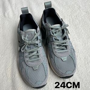 ナイキ ウィメンズ V2K 24cm