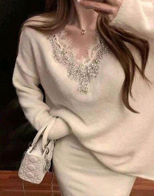 ニット セーター Vネック レース ビジュー付き ふわふわ トップス秋冬ダイヤモンド長袖暖かい柔らかい生地セーターデートオフィス