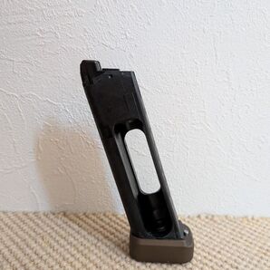 RELOAD / リロード GLOCK 17 Co2マガジン TTIマグバンパー付き