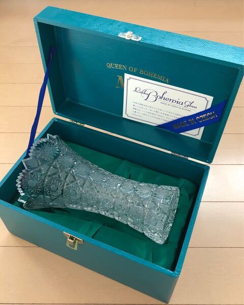 花瓶 ハンドカット crystal maia glass 箱付き クリスタル