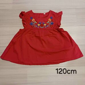【子供服】120cm 胸元刺繍のひらひらトップス